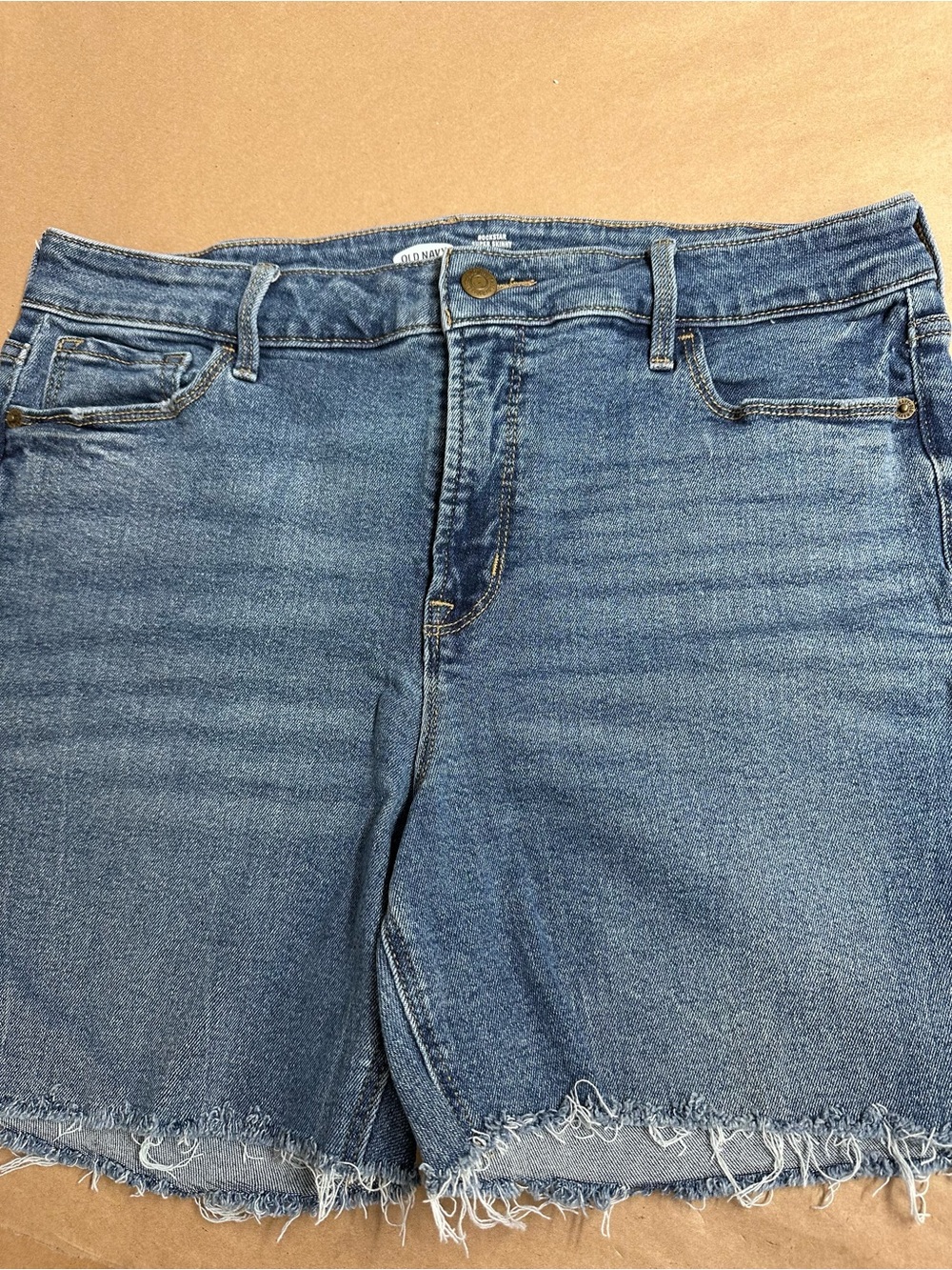 Old Navy Women's Mid Blue Denim Boyfriend Shorts with Frayed Hem - Picture 1 of 5